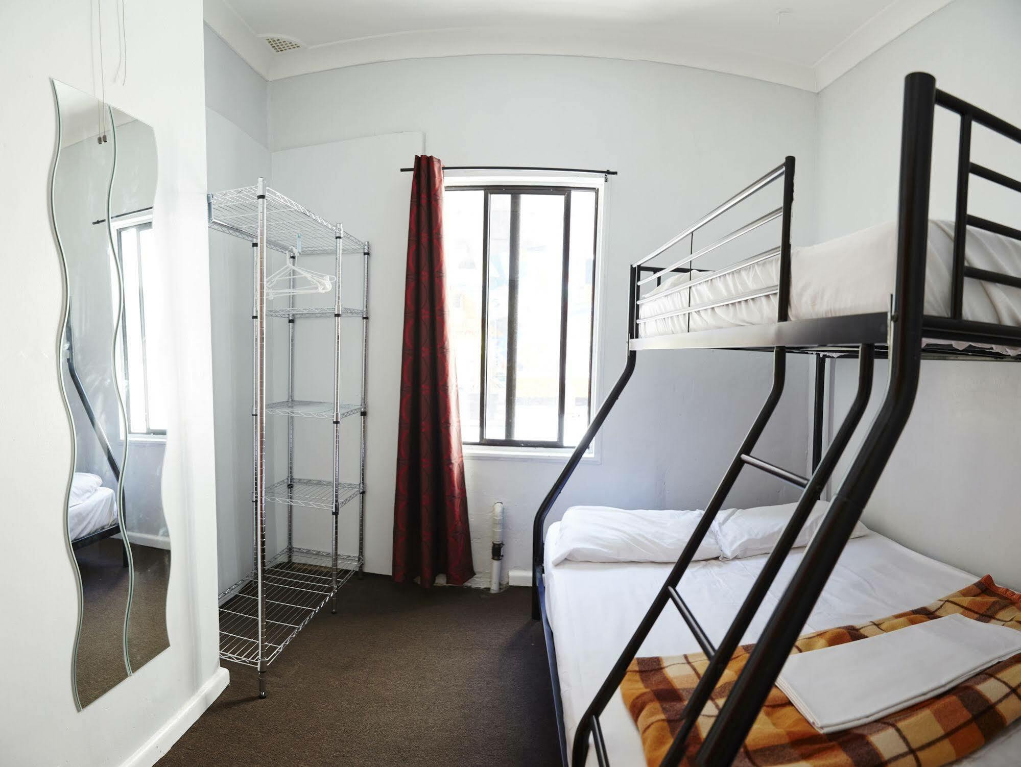 Home Backpackers Sydney Exterior photo